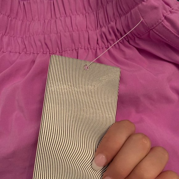 Lululemon Tracker Short V Seawheeze 2020 - Picture 3 of 5